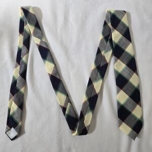 Resilio Plaid Tie in Cream and Navy With Green And Red Accents